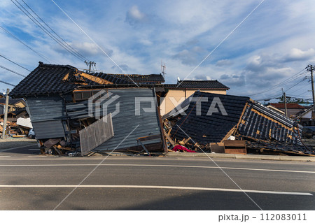 能登半島地震 倒壊した建物 能登半島地震 倒壊した建物 112083011