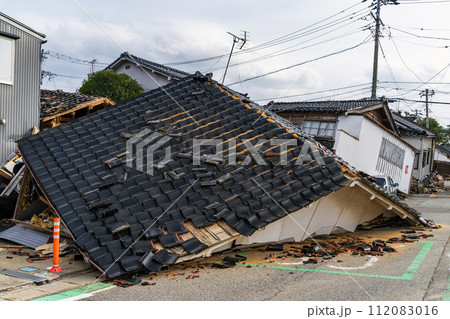 能登半島地震 倒壊した家屋 能登半島地震 倒壊した家屋 112083016
