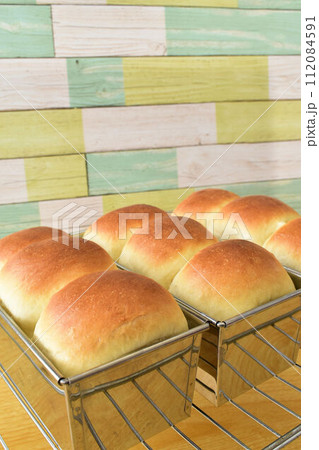 焼きたて食パン 112084591