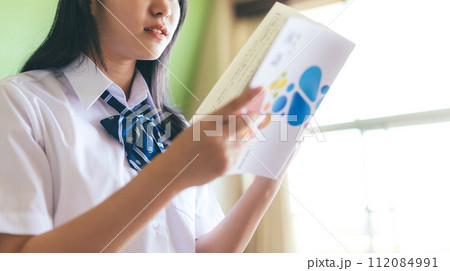 スクールライフ（学校生活）のイメージ素材 112084991