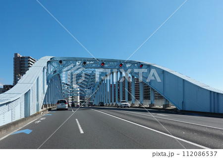 隅田川に架かる名橋 永代橋(東京都江東区) 隅田川に架かる名橋 永代橋(東京都江東区) 112086537