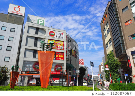 北朝霞駅西口周辺　ニンジンモニュメント 112087067