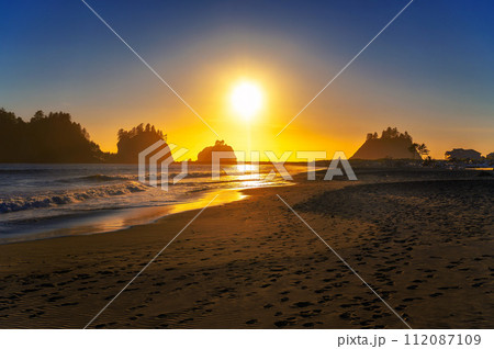 Sunset at La Push Beach in Washington State, Olympic National Park Area 112087109