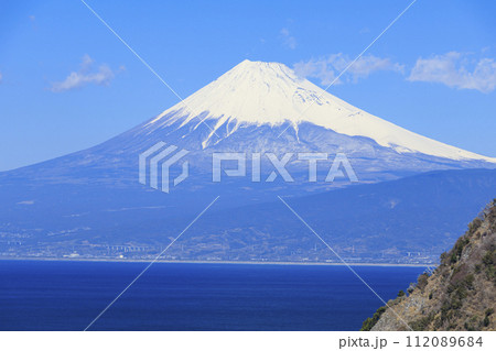 駿河湾から富士山を望む（大瀬崎） 112089684