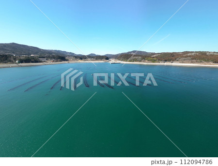 志津川湾の養殖場 空撮 志津川湾の養殖場 空撮 112094786