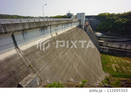 呑吐ダムの堤体 112095503