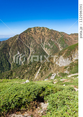 中央アルプス縦走登山千畳敷から空木岳 檜尾岳から見る三ノ沢岳 中央アルプス縦走登山千畳敷から空木岳 檜尾岳から見る三ノ沢岳 112096391
