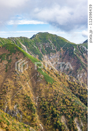 長野県中央アルプス縦走登山千畳敷から空木岳　赤椰岳 112096439