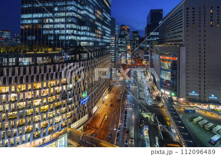 大阪梅田ツインタワーズ・ノースからの大阪夜景 大阪梅田ツインタワーズ・ノースからの大阪夜景 112096489