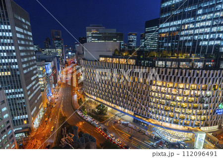 大阪梅田ツインタワーズ・ノースからの大阪夜景 大阪梅田ツインタワーズ・ノースからの大阪夜景 112096491