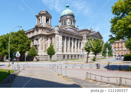The Hanseatic Higher Regional Court in Hamburg 112100357