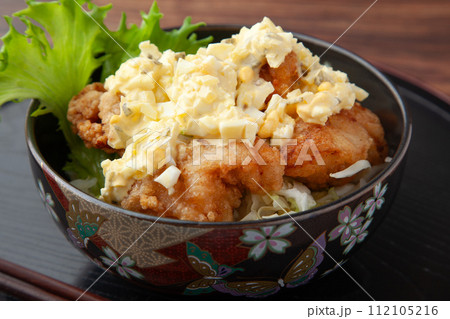 唐揚げのチキン南蛮丼 112105216