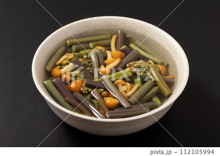 わらび なめこ 水煮 わらび なめこ 水煮 112105994