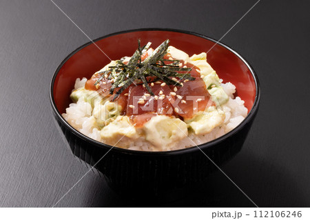 アボカド　マグロ丼 112106246