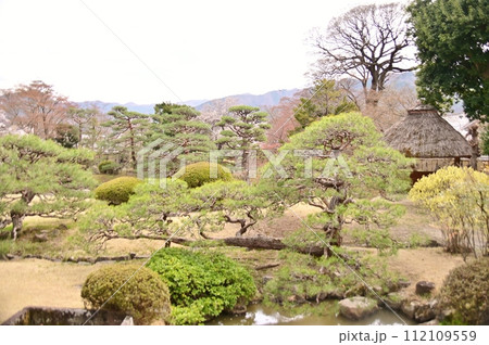 真田邸御居間から眺める泉水式庭園 真田邸御居間から眺める泉水式庭園 112109559