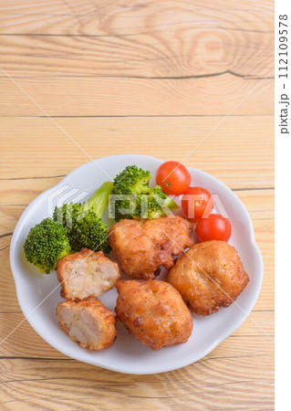 鶏のから揚げ 鶏のから揚げ 112109578