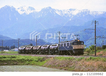 飯田線を行く貨物列車 112109982