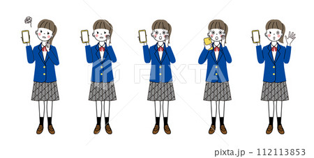 スマートフォンを持っていろんな表情をしている制服姿の女子学生 スマートフォンを持っていろんな表情をしている制服姿の女子学生 112113853