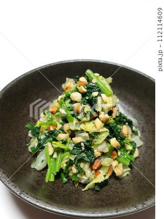 ほうれん草と白菜のおいしいナッツ和え ほうれん草と白菜のおいしいナッツ和え 112114609