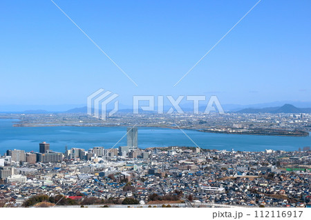 池の内展望地からの大津市街地と琵琶湖越しに見える草津市、守山市方面の眺め 池の内展望地からの大津市街地と琵琶湖越しに見える草津市、守山市方面の眺め 112116917