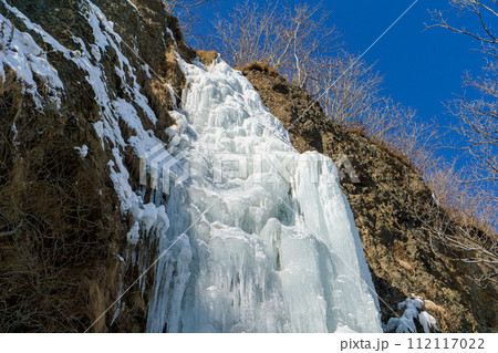氷結した氷の滝 112117022