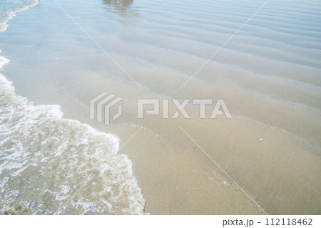 Ocean bathing 112118462