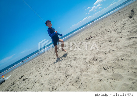 Ocean bathing 112118473