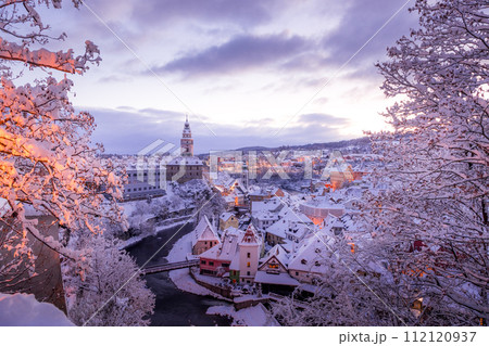 View of Cesky Krumlov in winter, Czech Republic. 112120937