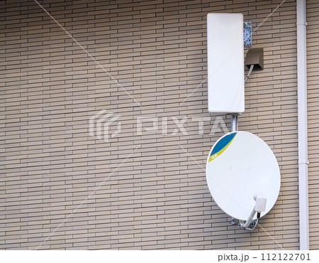 一戸建て住宅の地上波デジタルとBS・CS放送受信アンテナ 一戸建て住宅の地上波デジタルとBS・CS放送受信アンテナ 112122701