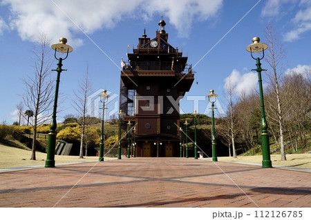 ジブリパークのエレベーター塔 112126785