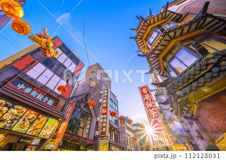 日本の横浜都市景観 希望の光…中華街大通り香港路前のドラゴンランタン（2024春節燈花）＝28日 112128031