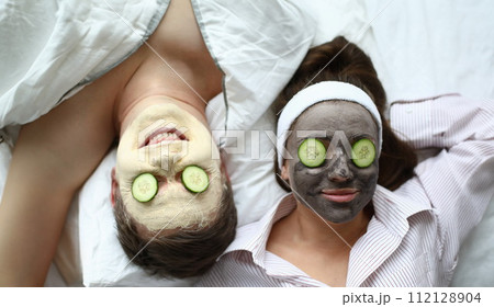 Smiling and relaxed spouse 112128904