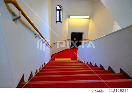 赤い階段 112129282