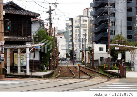 熊本市中央区新町　新町停留所前の町並み 112129370
