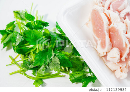 ミツバと湯引きした鶏ささみ 112129985
