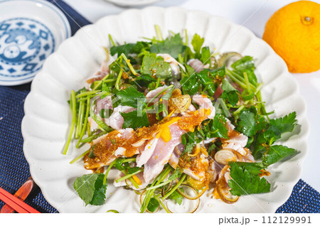 香味野菜と鶏たたきの和風サラダ 香味野菜と鶏たたきの和風サラダ 112129991