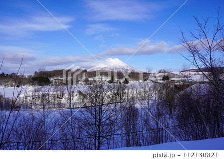 黒川ビューポイントパーキングから見る冬の羊蹄山 112130821