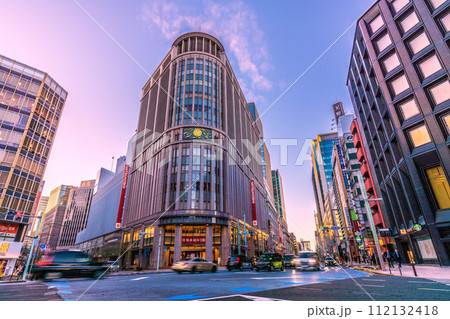 日本の東京都市景観「三越前駅」前。日本橋三越や日本橋北詰などを望む＝2月27日 112132418