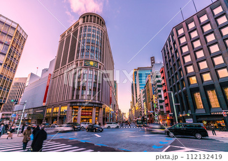 日本の東京都市景観「三越前駅」前。日本橋三越や日本橋北詰などを望む=2月27日 日本の東京都市景観「三越前駅」前。日本橋三越や日本橋北詰などを望む=2月27日 112132419