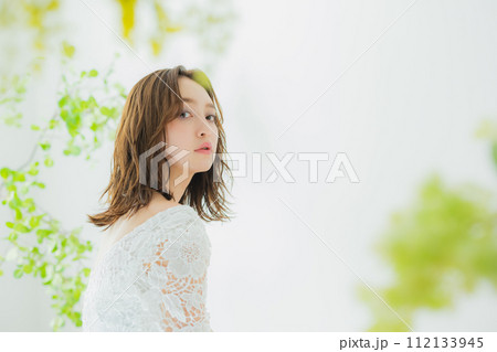 ウェディングドレス、ブライダルイメージ 112133945