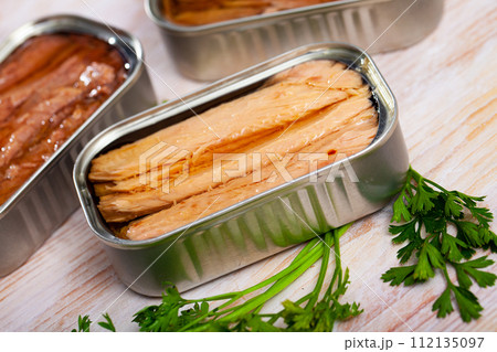 Canned seafood, melva fish fillets preserved in oi 112135097