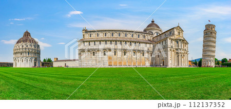 Cathedral Square in Pisa 112137352