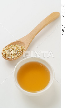 ごま油と胡麻｜ごま油のイメージ 112139820