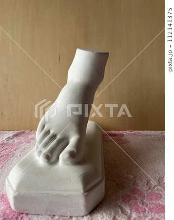 足と手の石膏モデル 足と手の石膏モデル 112141375