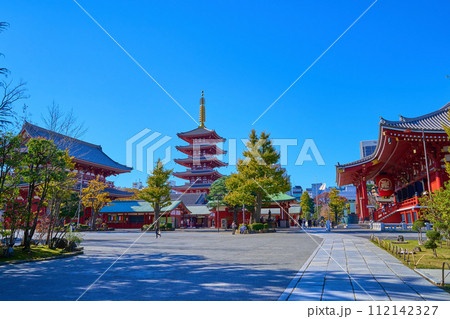 秋の東京都台東区浅草2丁目 浅草寺五重塔など 112142327