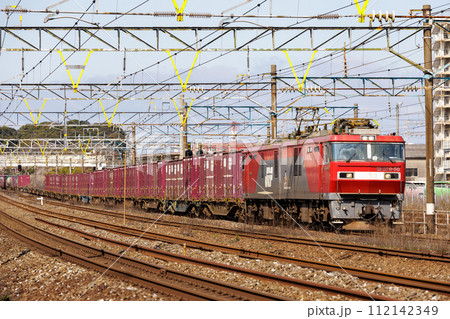 大量高速輸送を実現したコンテナ貨物列車 大量高速輸送を実現したコンテナ貨物列車 112142349