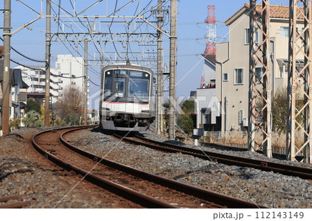 東武動物公園駅に向かう中央林間行きの急行電車 東武動物公園駅に向かう中央林間行きの急行電車 112143149