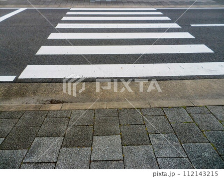 横断歩道 横断歩道 112143215
