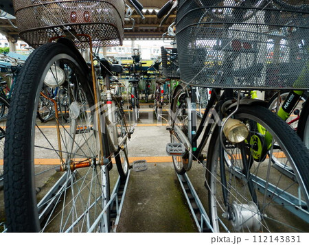 駐輪場の自転車 112143831