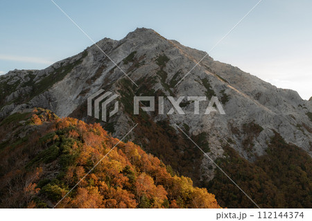 秋の甲斐駒ヶ岳 112144374